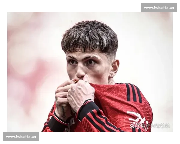 罗马诺确认曼联接触沃特金斯：红魔锋线引援进入实质性阶段